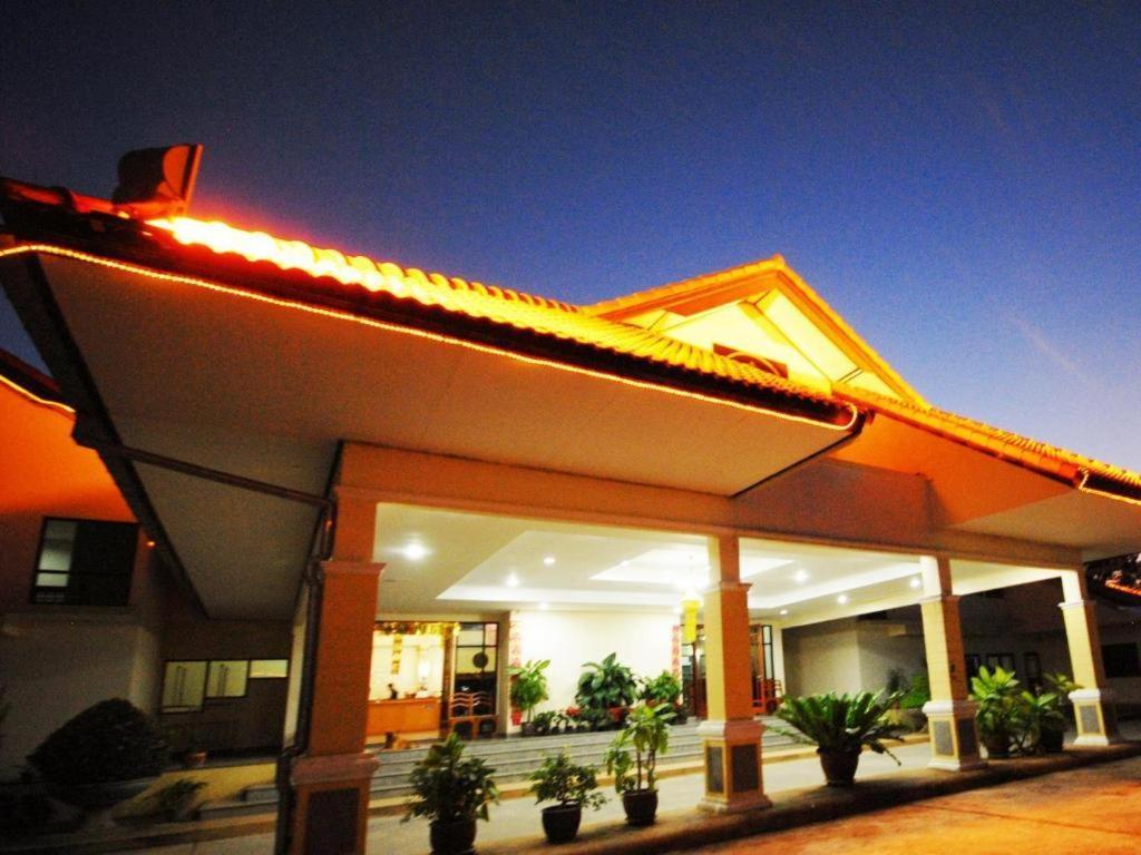 Golden Land Hotel Chiang Rai Exterior photo