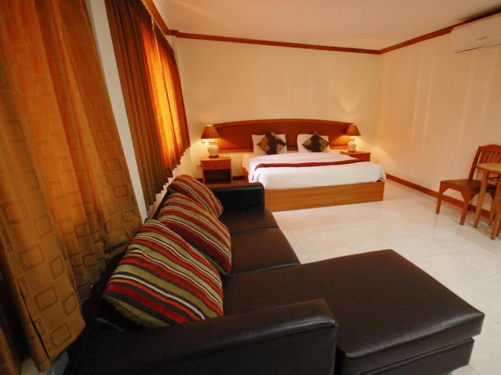Golden Land Hotel Chiang Rai Exterior photo